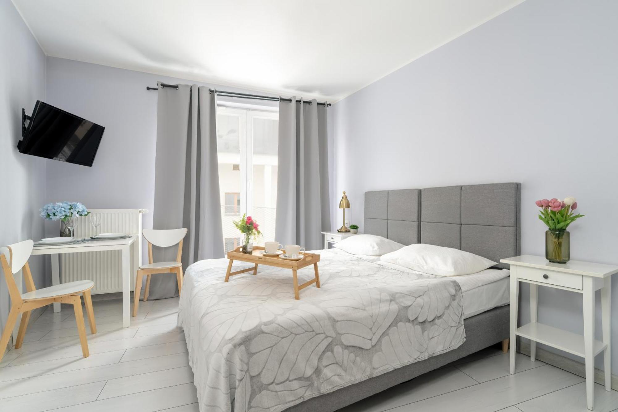 Apartment Stylowe I Eleganckie Studia Very Berry W Poznaniu By Renters *