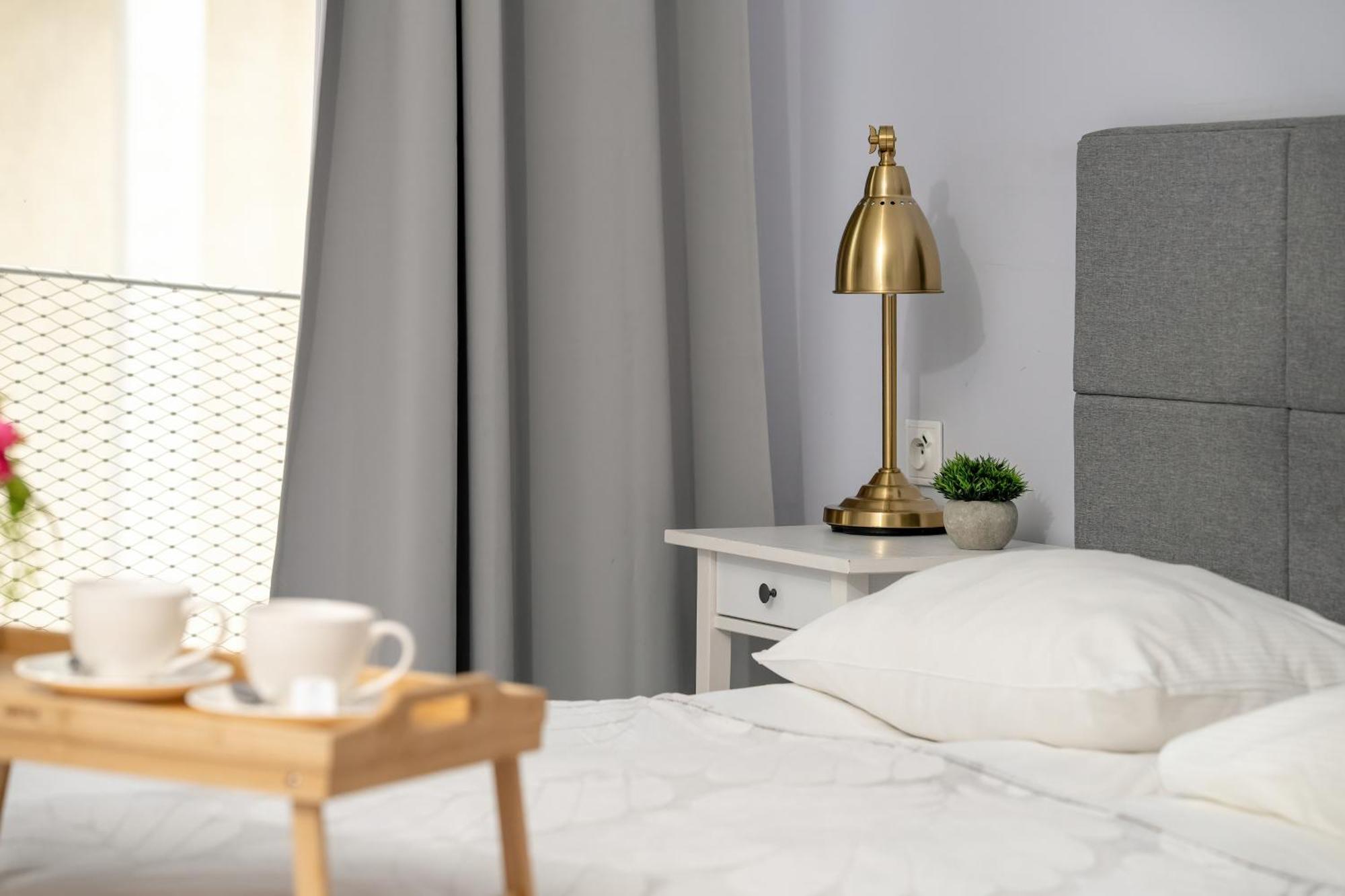 Stylowe I Eleganckie Studia Very Berry W Poznaniu By Renters Apartment