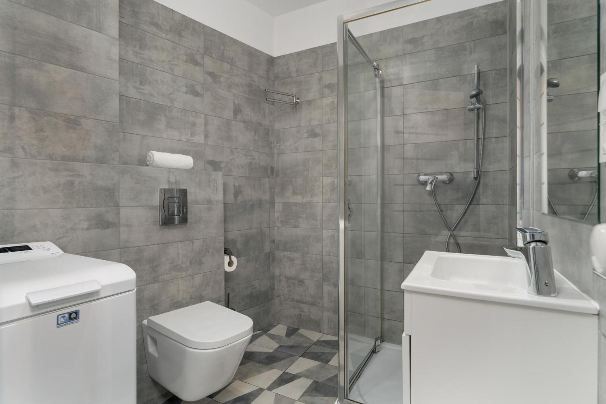 Stylowe I Eleganckie Studia Very Berry W Poznaniu By Renters * Poznan