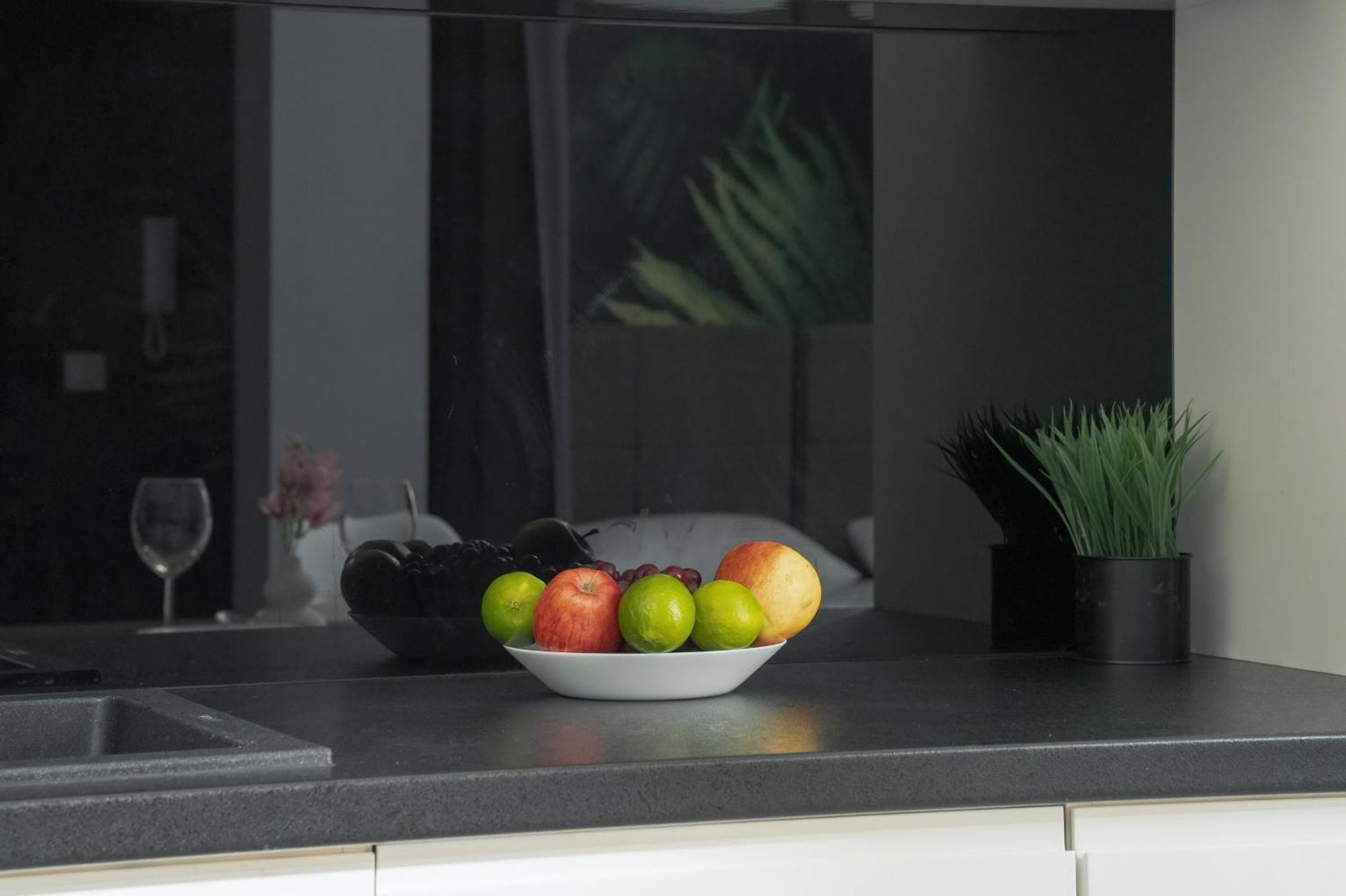 Stylowe I Eleganckie Studia Very Berry W Poznaniu By Renters Apartment Poznan